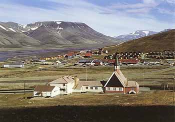 99 Longyearbyen Kirke