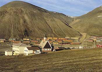 nr100 Longyearbyen Kirke